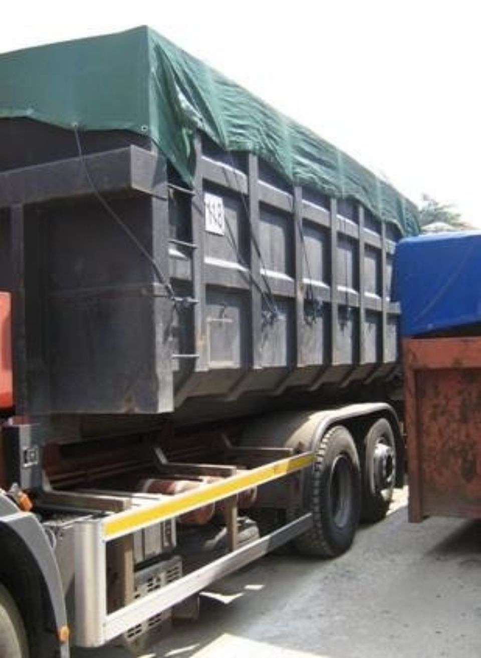 autocarri con cassone ribaltabile