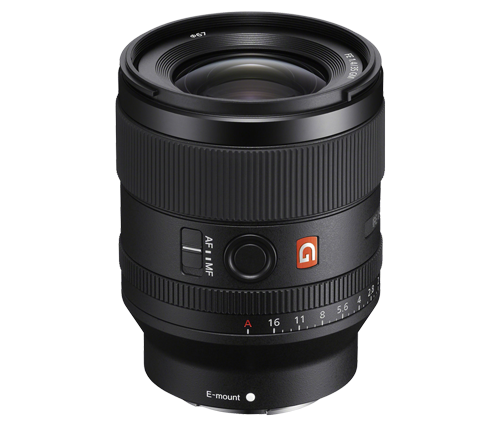 Objectif d'appareil photo Sony noir avec un logo « G », indiquant les réglages de mise au point et d'ouverture.