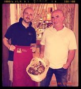 staff con funghi appena raccolti