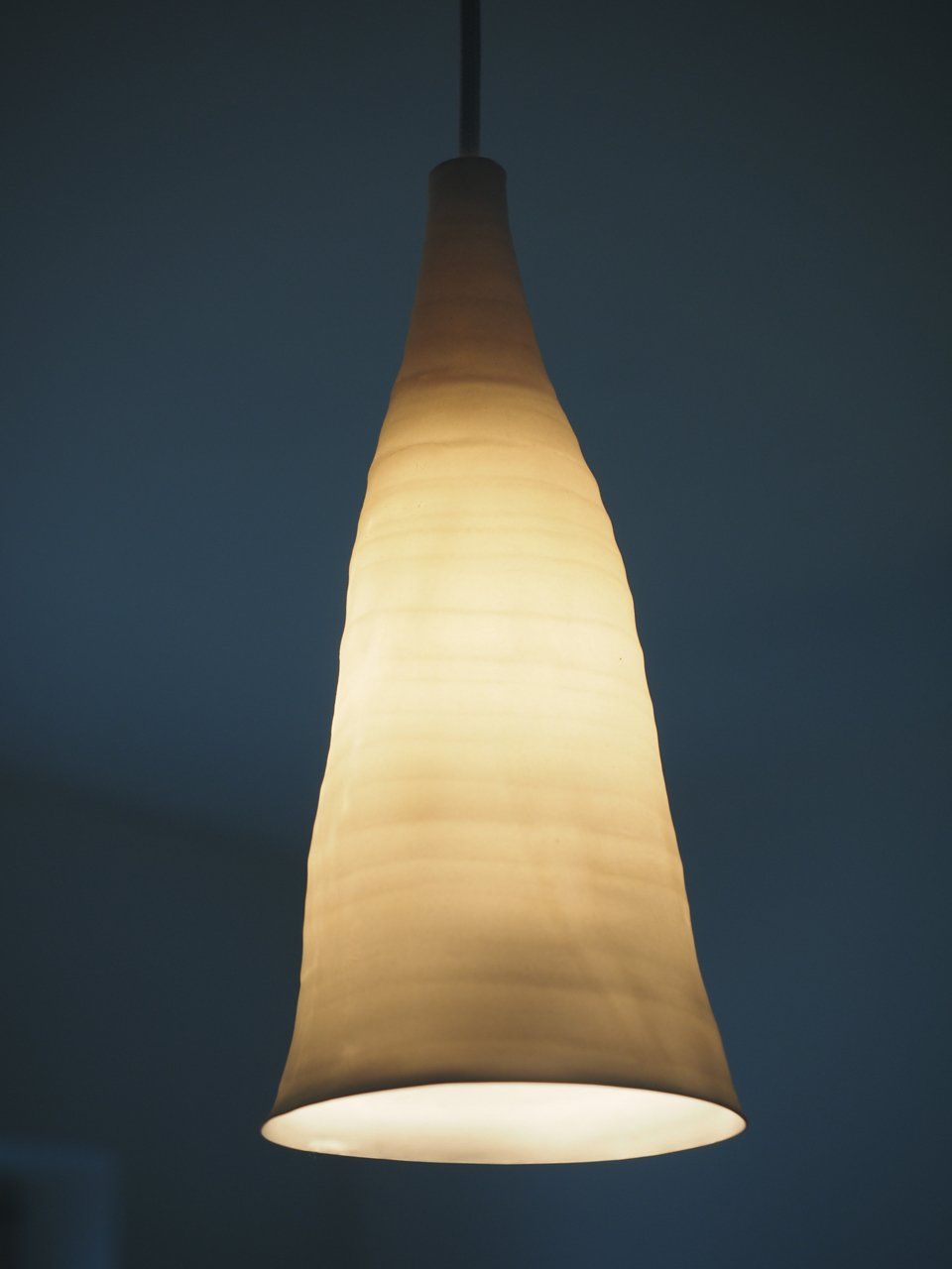 Hängeleuchten aus Porzellan