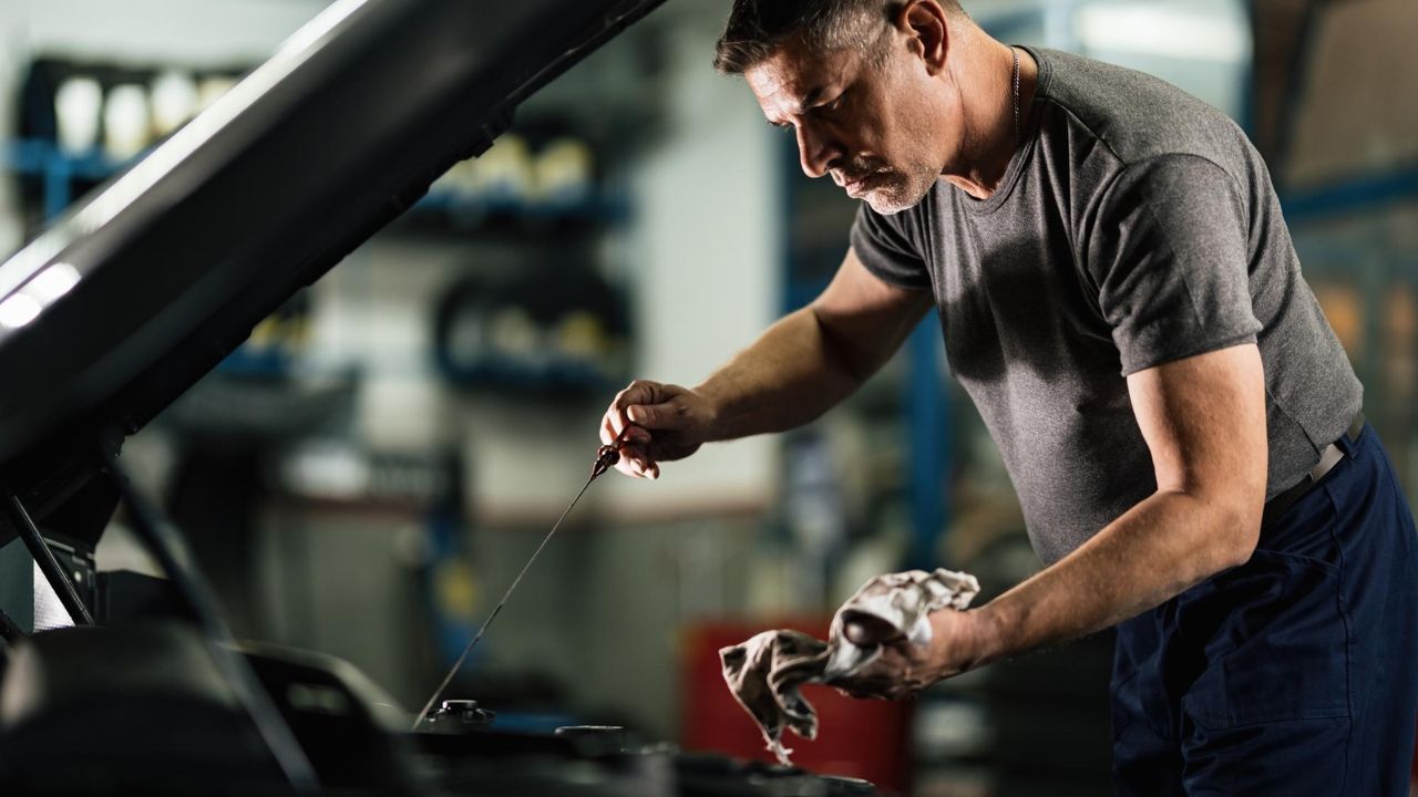 engine-oil-dipstick-check-guide
