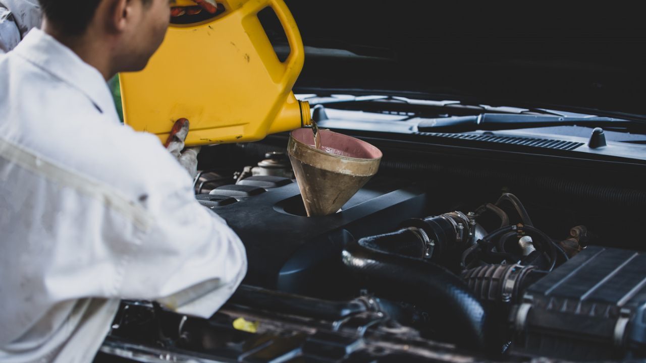 7 Smart Tips to Check Transmission Fluid 