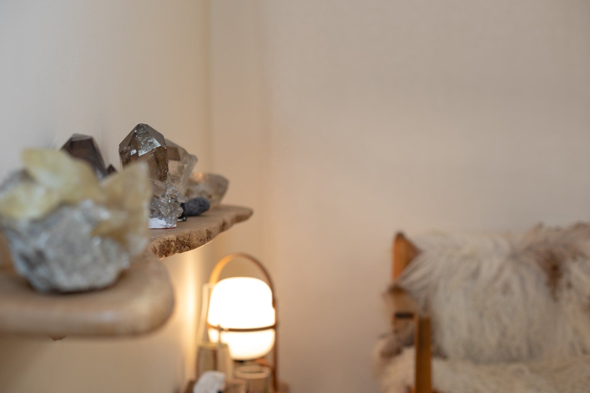 Decorative lighting in the consulting room