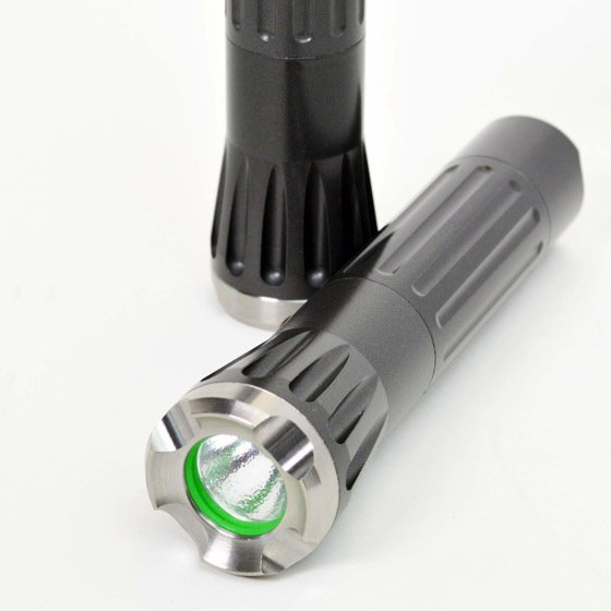 Shooting Illustrated Flashlight Review