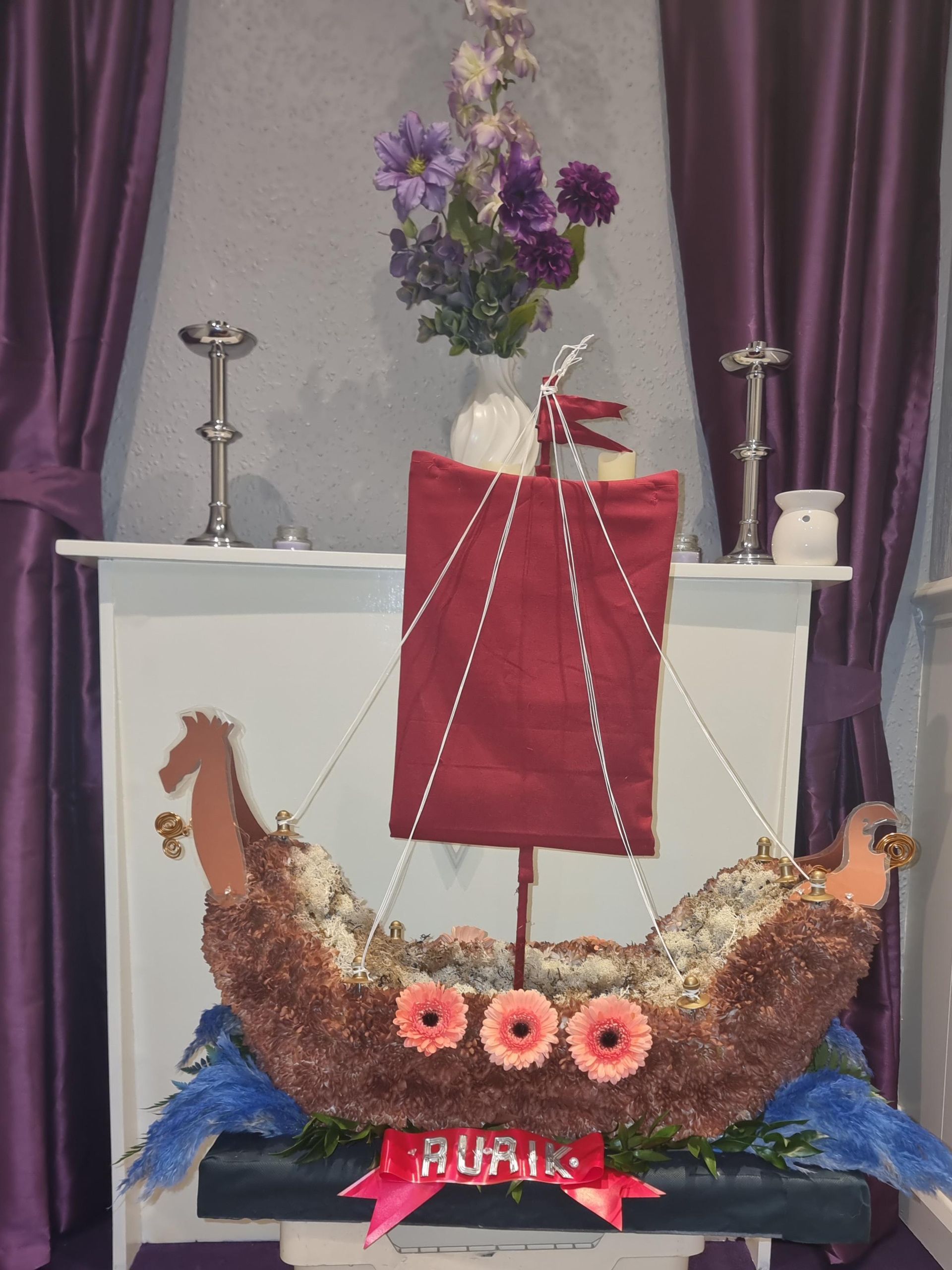 Viking Ship - BC9 - £370