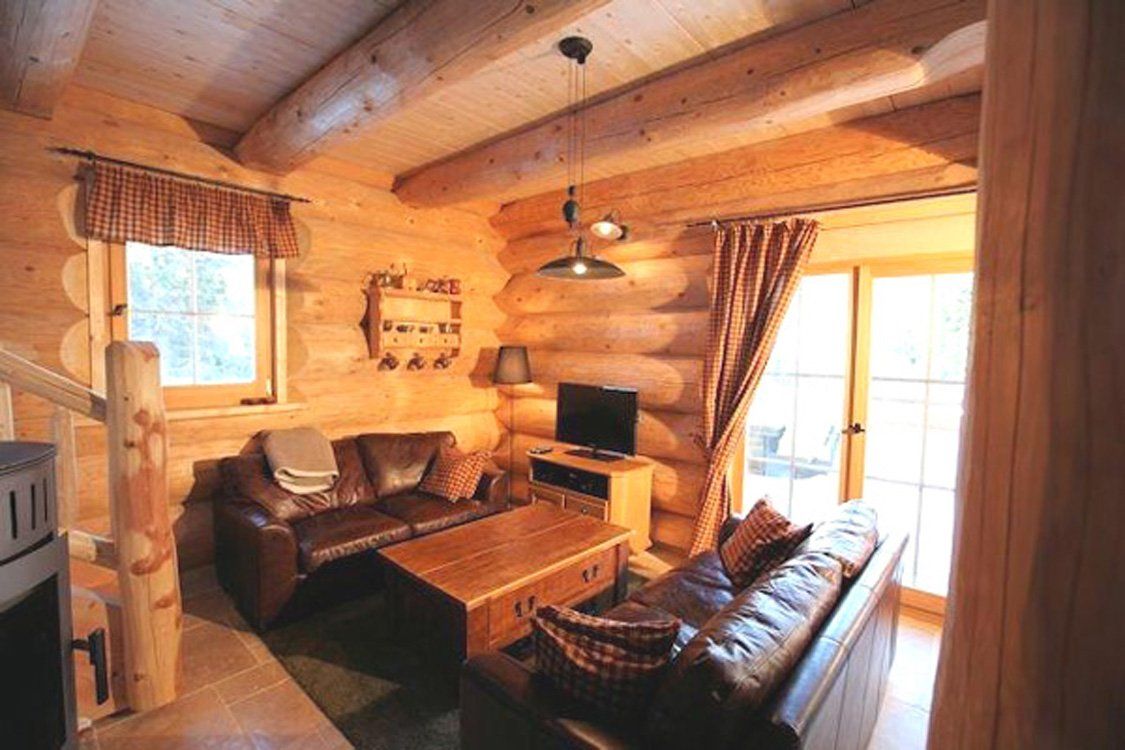 Golden Eagle Livingroom