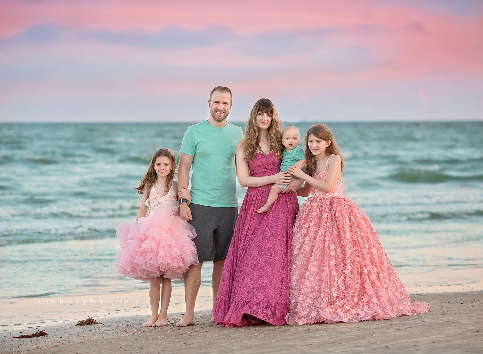 Gorgeous family at the seaside — Pearland, TX — Sara Hunt Photography