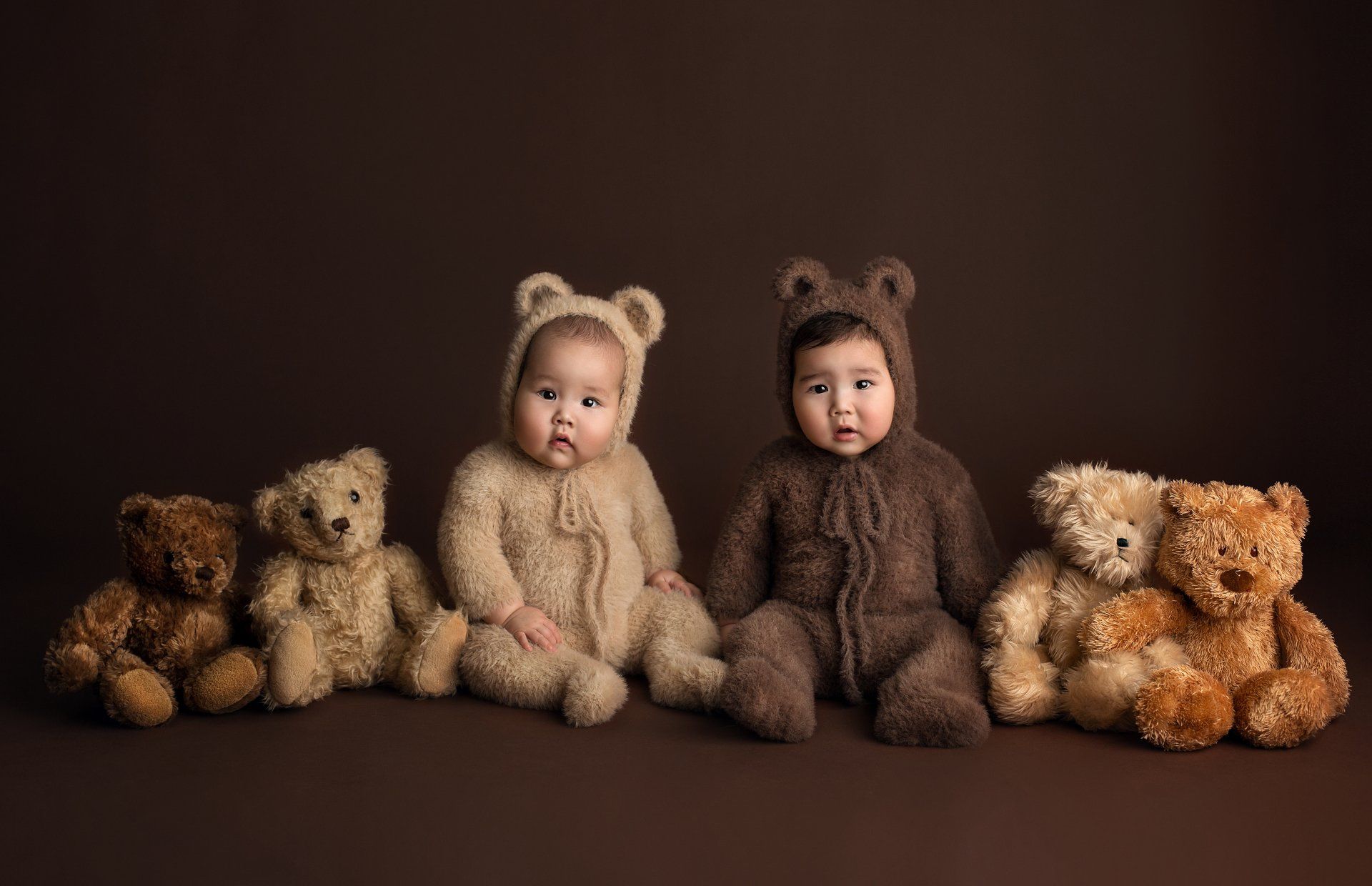 Baby smiling while on a basin — Pearland, TX — Sara Hunt Photography