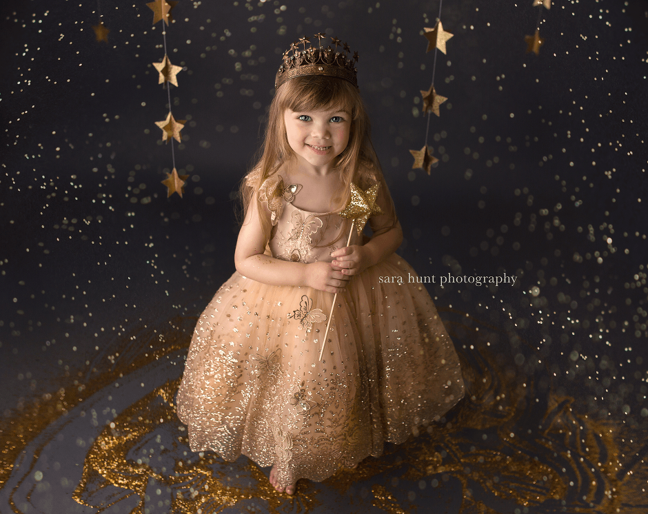 Pretty princess holding a wand — Pearland, TX — Sara Hunt Photography