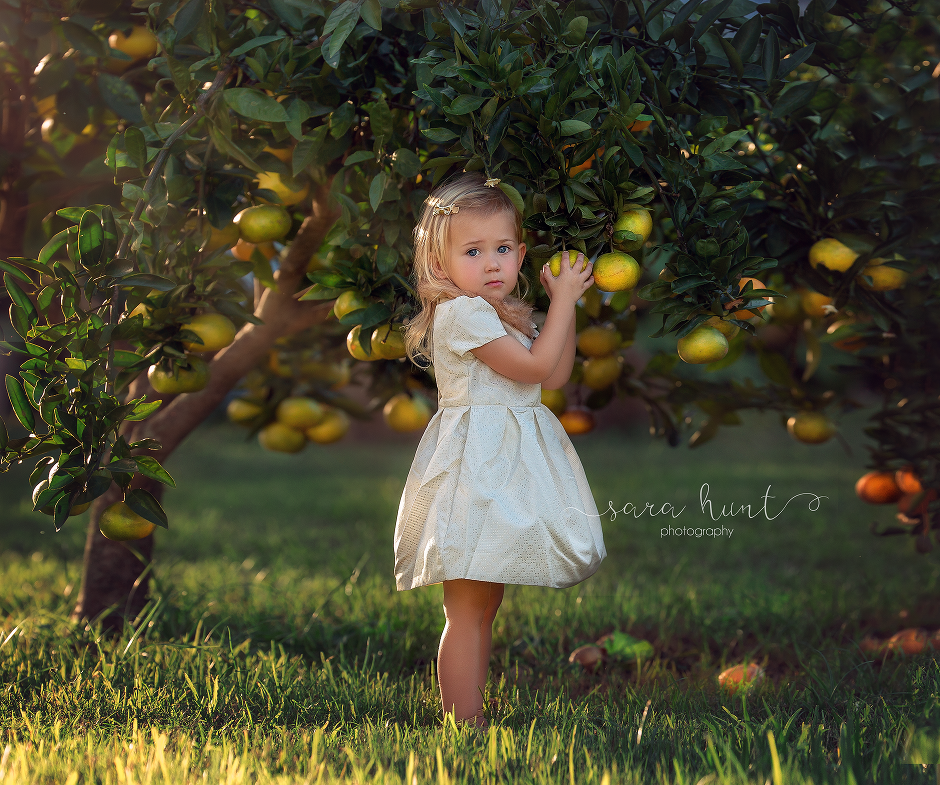 Girl beside the tree — Pearland, TX — Sara Hunt Photography