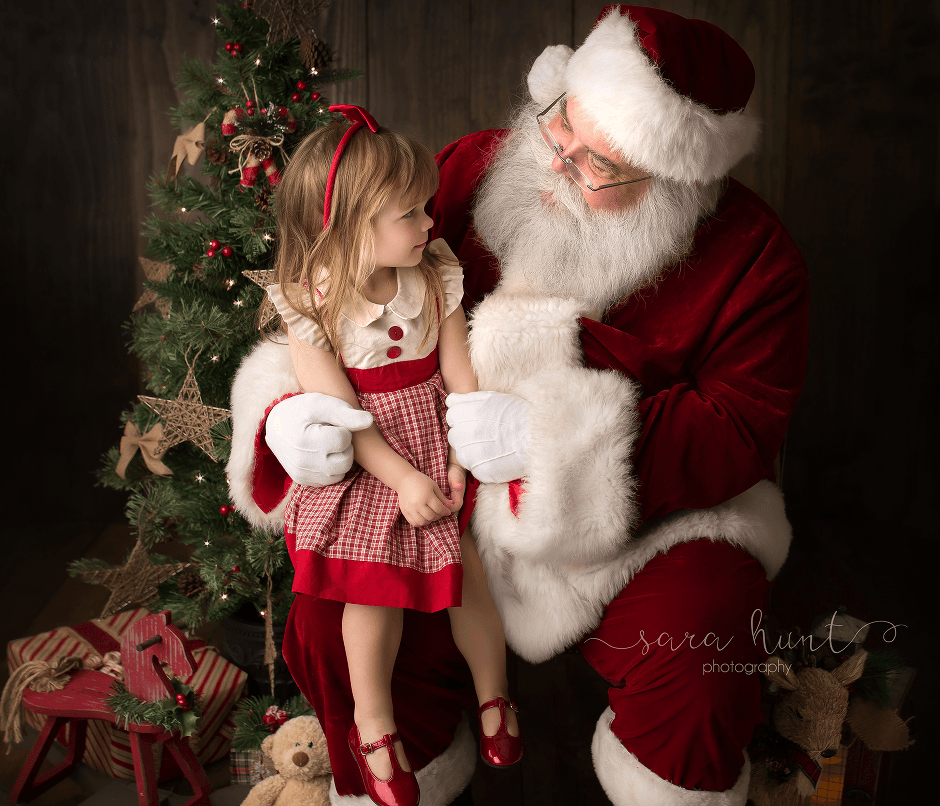 Girl and Santa talking — Pearland, TX — Sara Hunt Photography