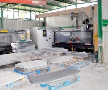 processo di realizzazione del pavimento in pietra lavica