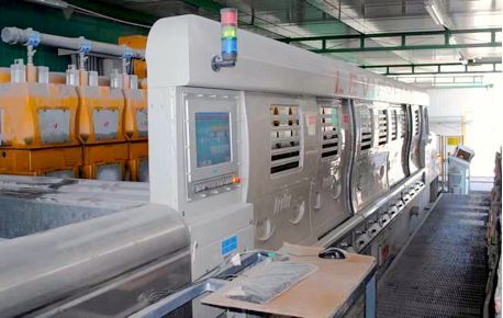 processo di realizzazione del pavimento in pietra lavica