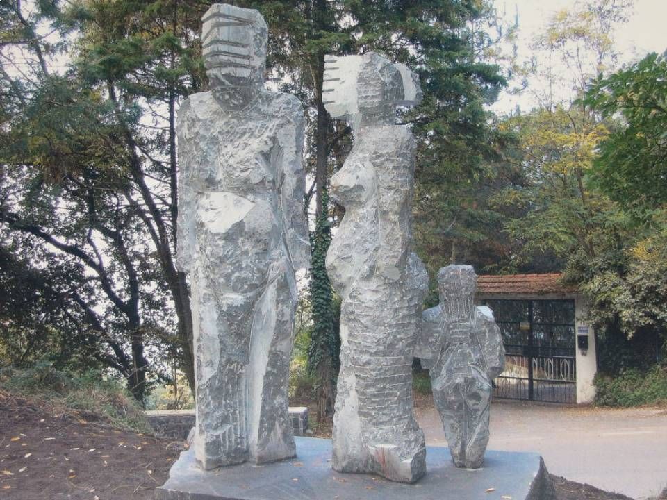 opere d'arte di pietra lavica