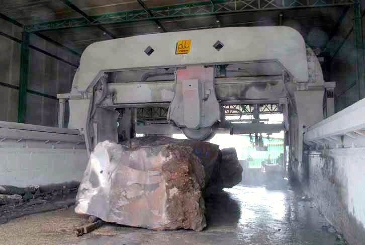 processo di realizzazione del pavimento in pietra lavica