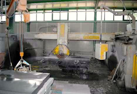 processo di realizzazione del pavimento in pietra lavica