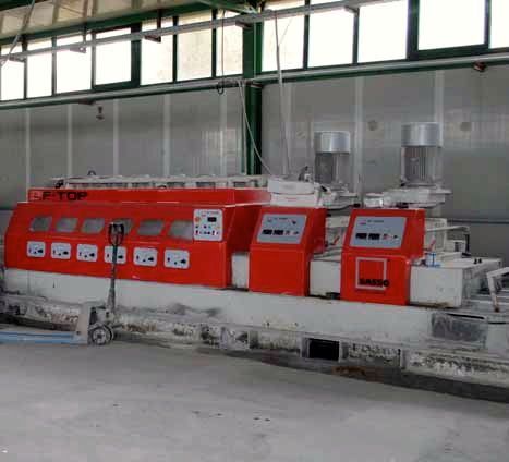 processo di realizzazione del pavimento in pietra lavica