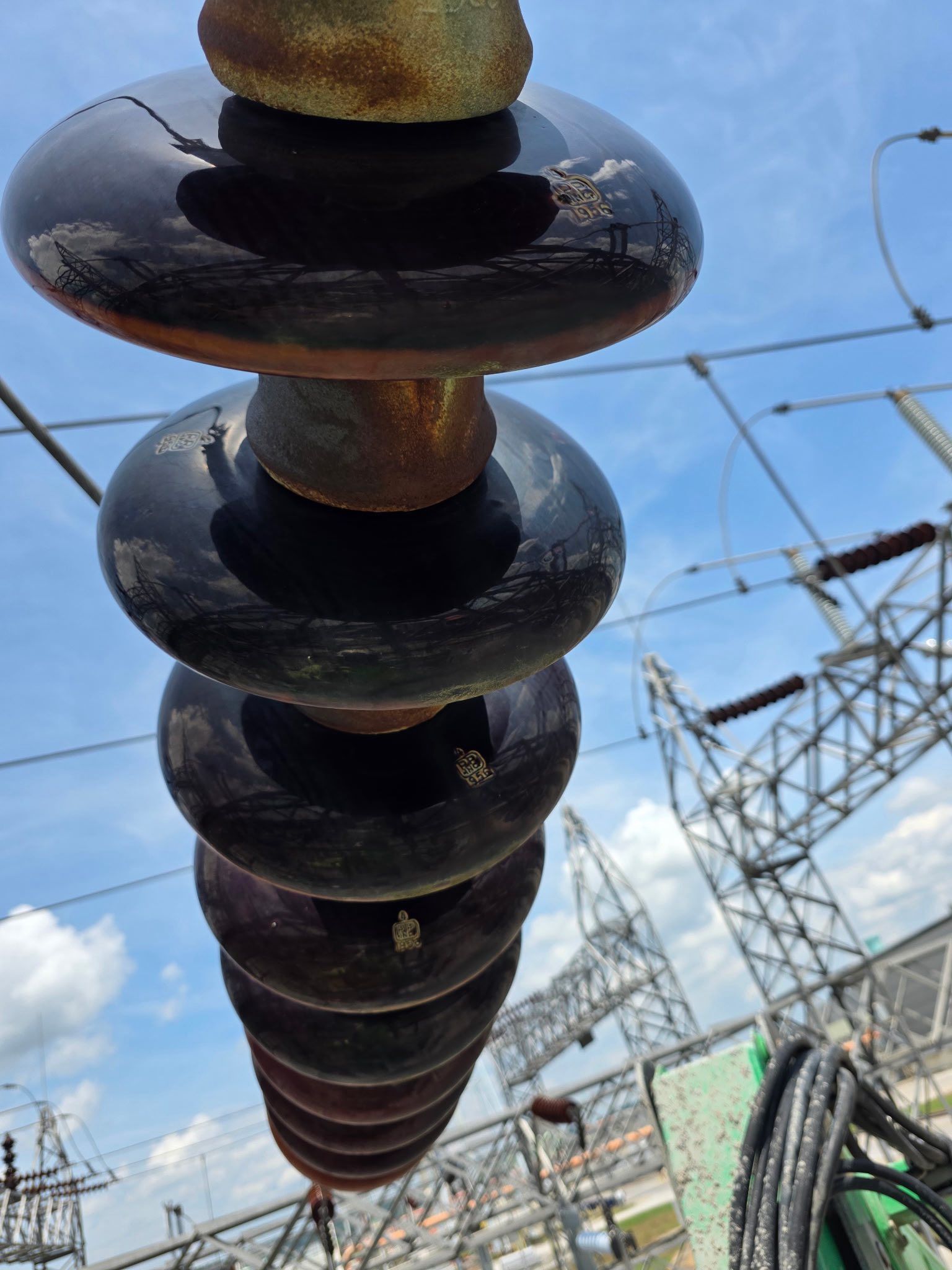 dry ice blasting insulators at a substation in wv