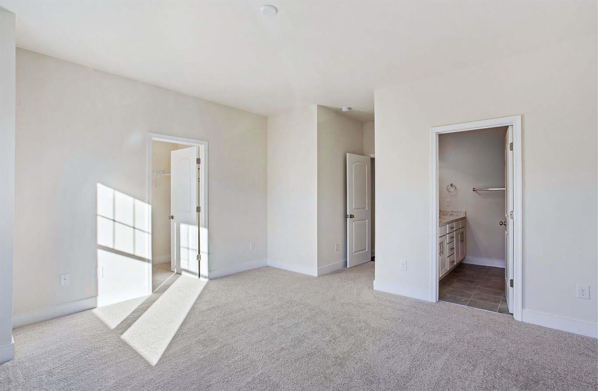 Beautiful Homes —Spacious Bedroom in Glen Allen, VA