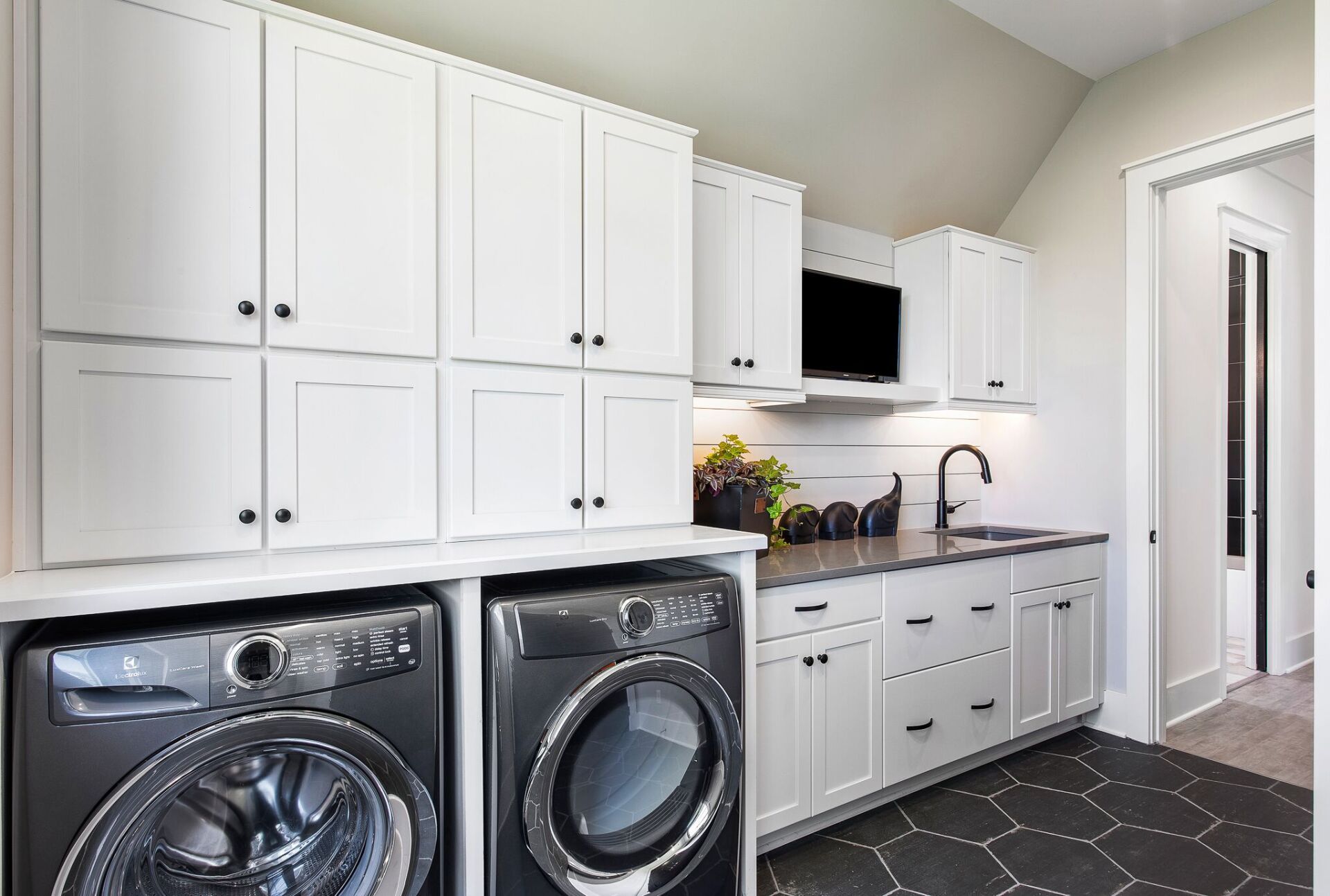 White Kitchen Cabinets — Glen Allen, VA — Le Gault Homes