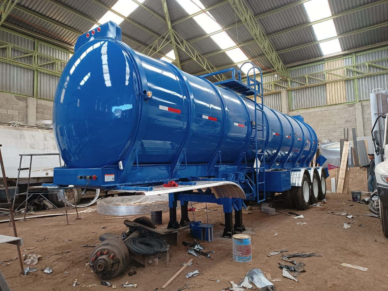 FABRICACION DE CAJAS Y REMOLQUES MAC - PIPAS