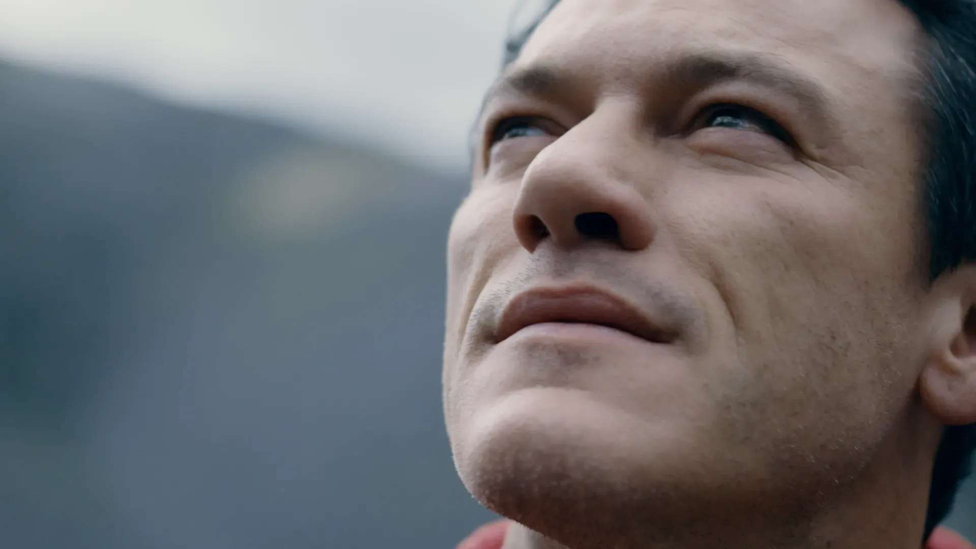 Luke Evans – VW ‘Check In’
