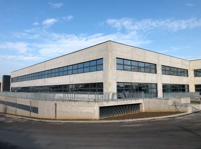 SERRAMENTI A NASTRO MOTORIZZATI