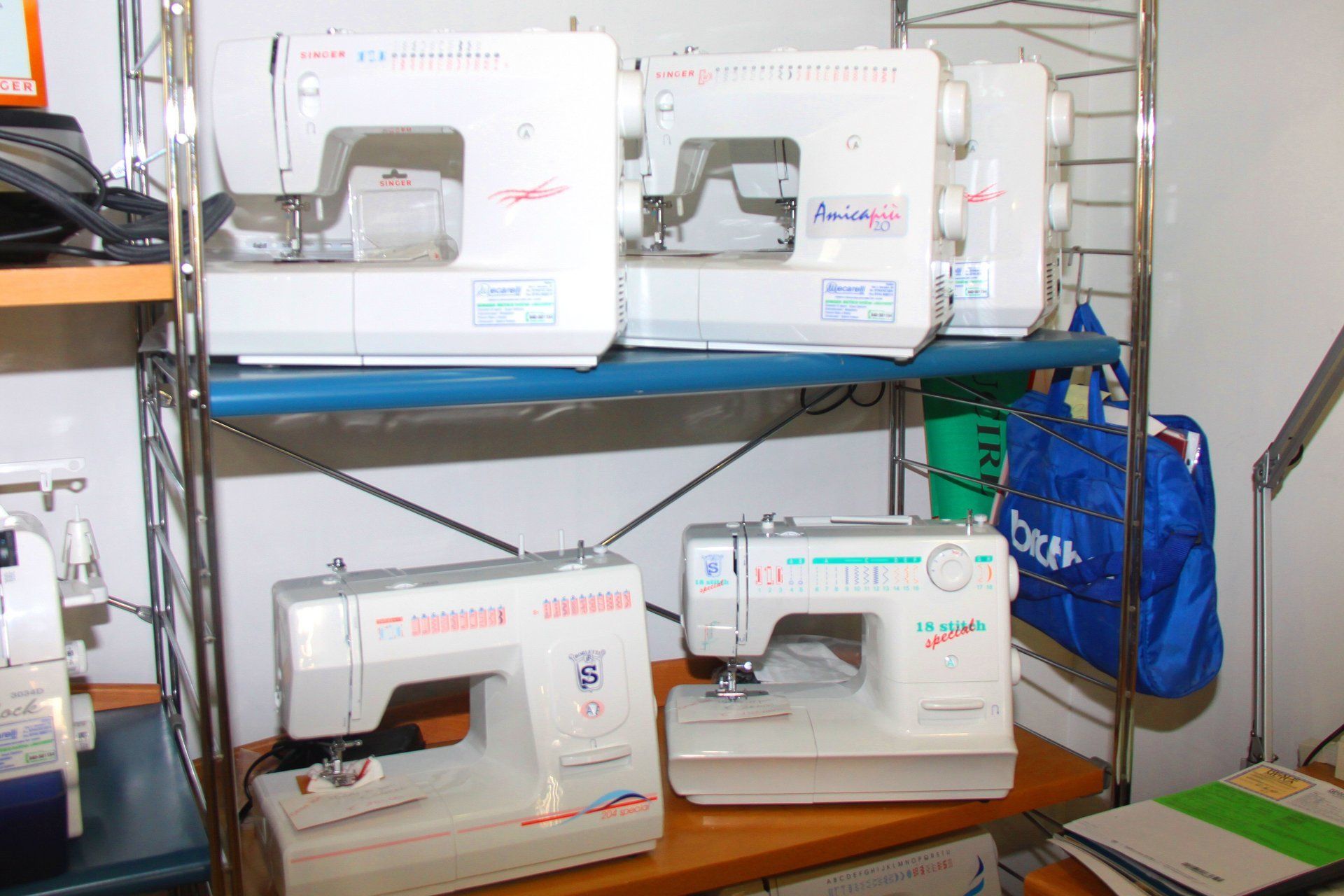 macchine da cucire esposte