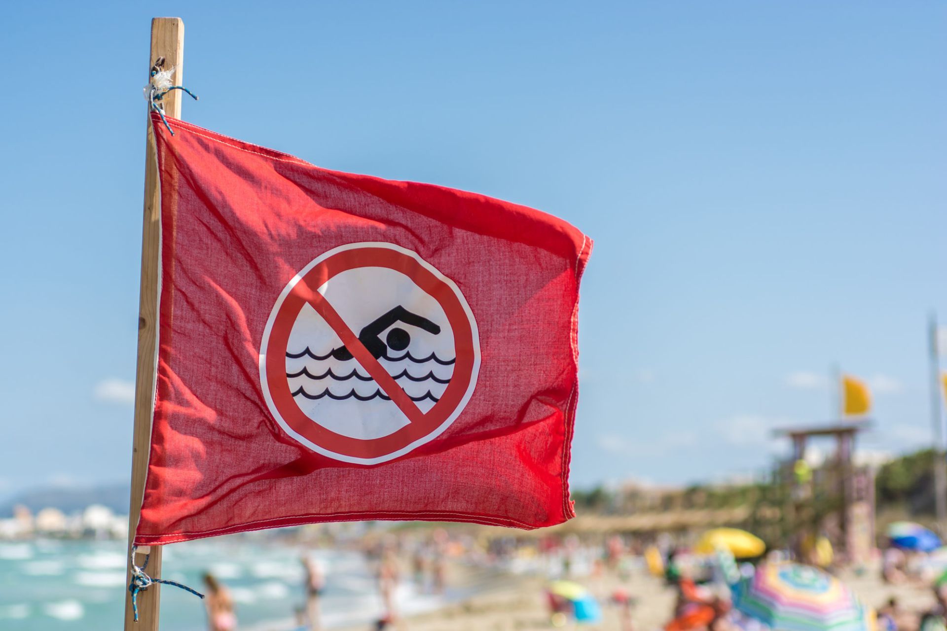 Going to the Beach? 3 Indicators That You Probably Shouldn’t Swim There