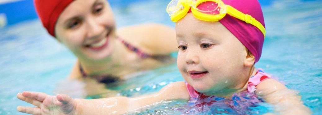 9 Developmental Benefits of Swimming for Babies