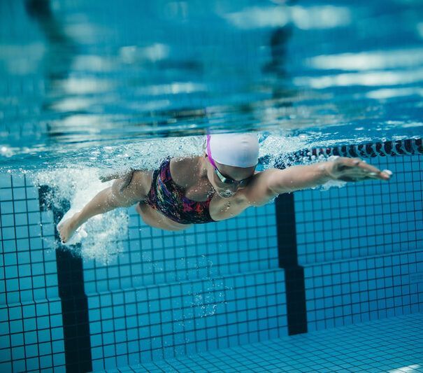 The Science of Swimming: Understanding the Physical and Mental Health Benefits of Regular Aquatic Exercise