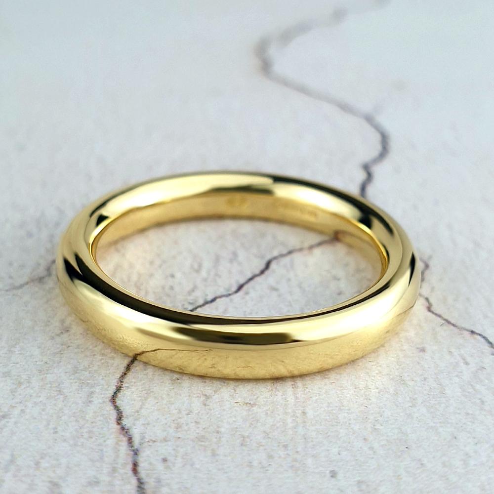 18ct gold round section band