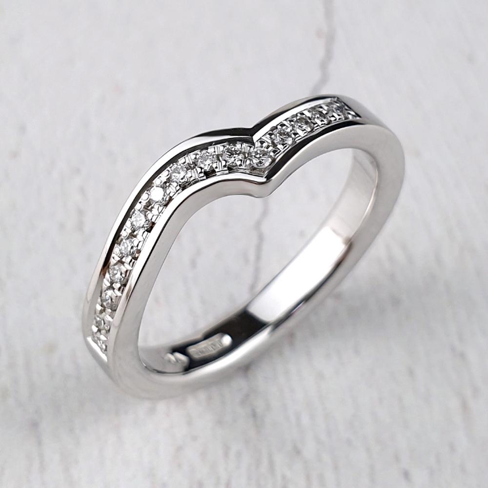 Fitted half eternity ring with small diamonds