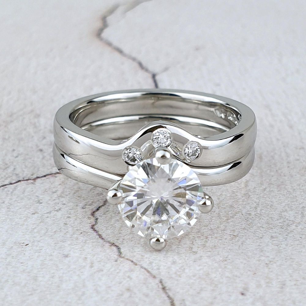 platinum fitted wedding ring for a solitaire