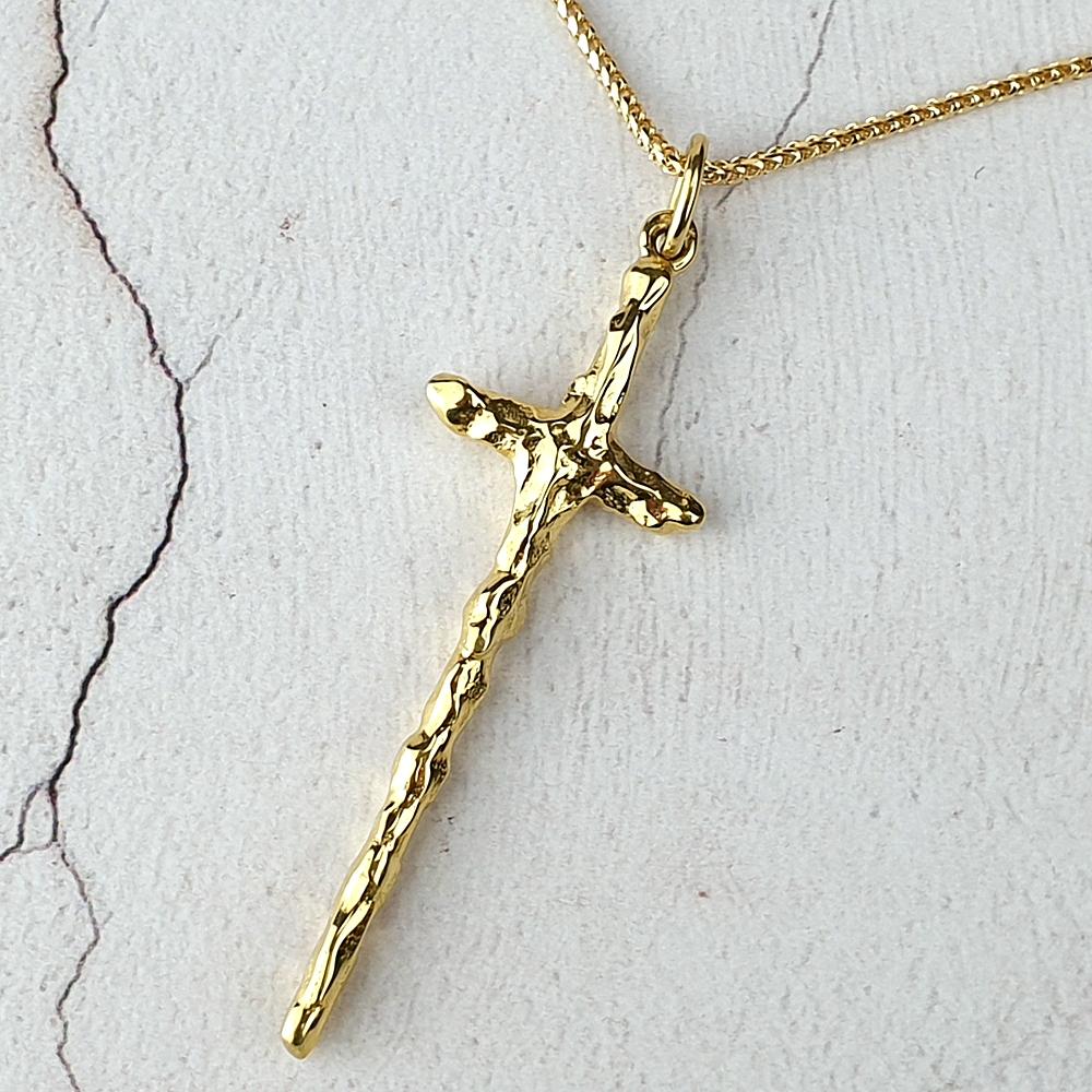Unique 18ct yellow gold cross