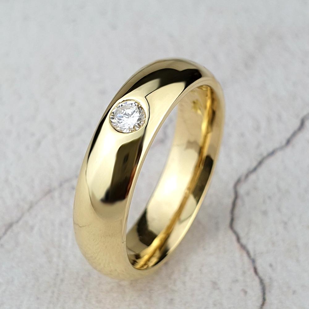 Classic court band with single diamond