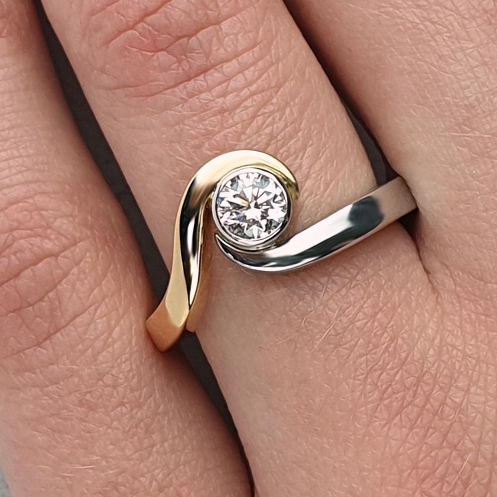 Gold & platinum Hug engagement ring