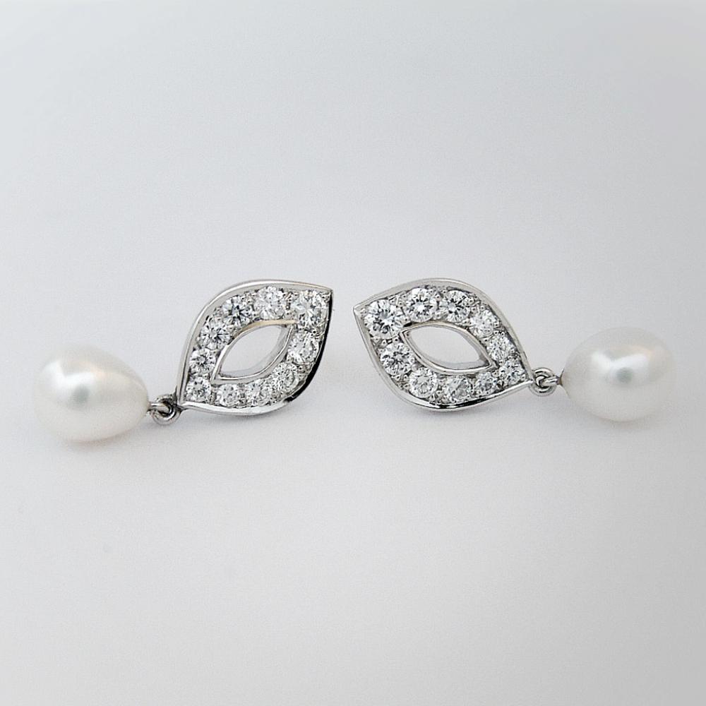Handmade bridal earrings with diamonds and pearls