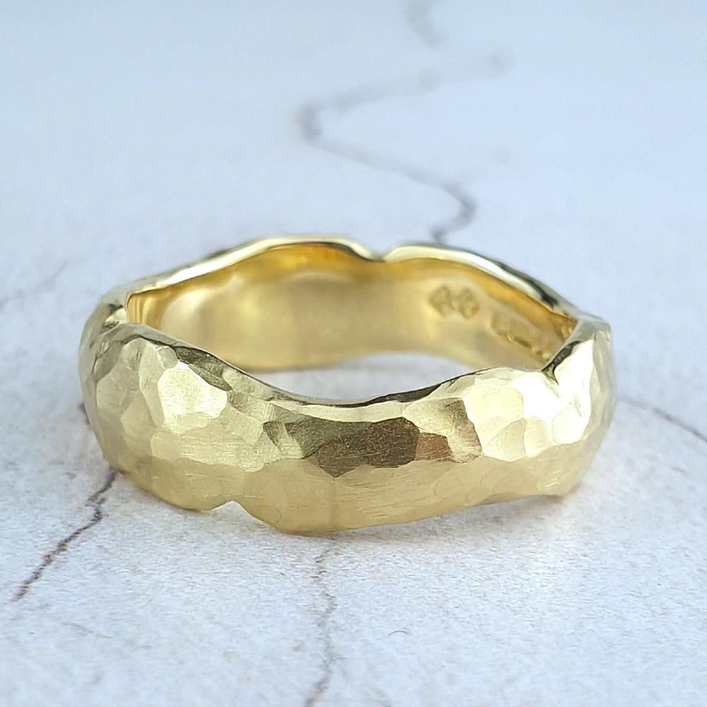 Carved gold band hammer finish
