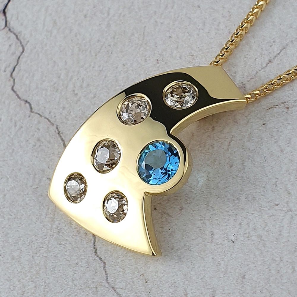 pendant set with old-cut diamonds