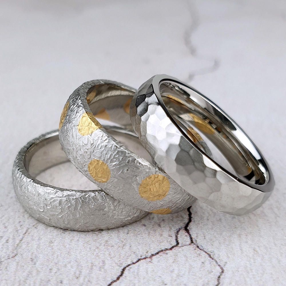 Wedding rings with texture