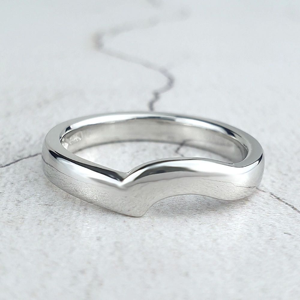 Plain platinum fitted wedding ring