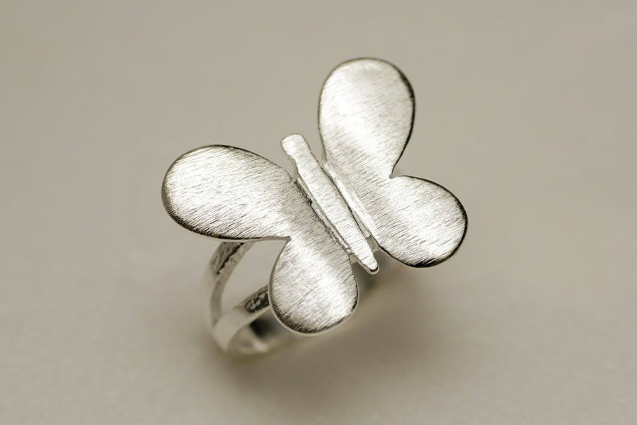 Anel de Borboleta Fosca Folheado a Prata - Daruma Bijuterias