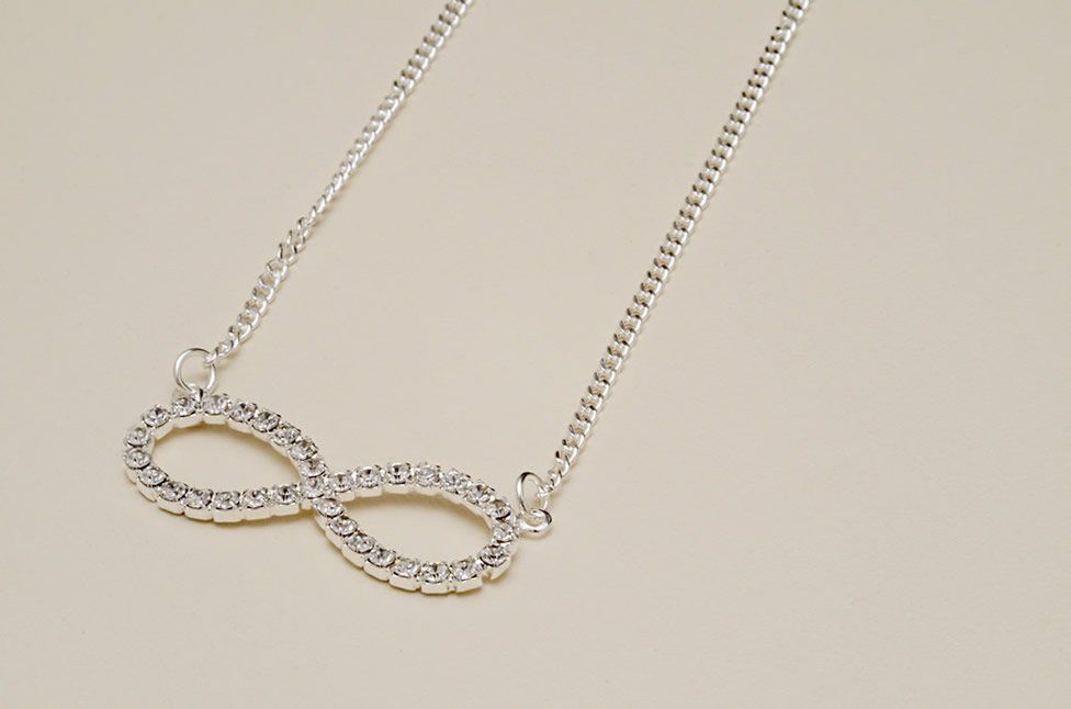 Colar Folheado a Prata com Pingente Infinito - Daruma Bijuterias