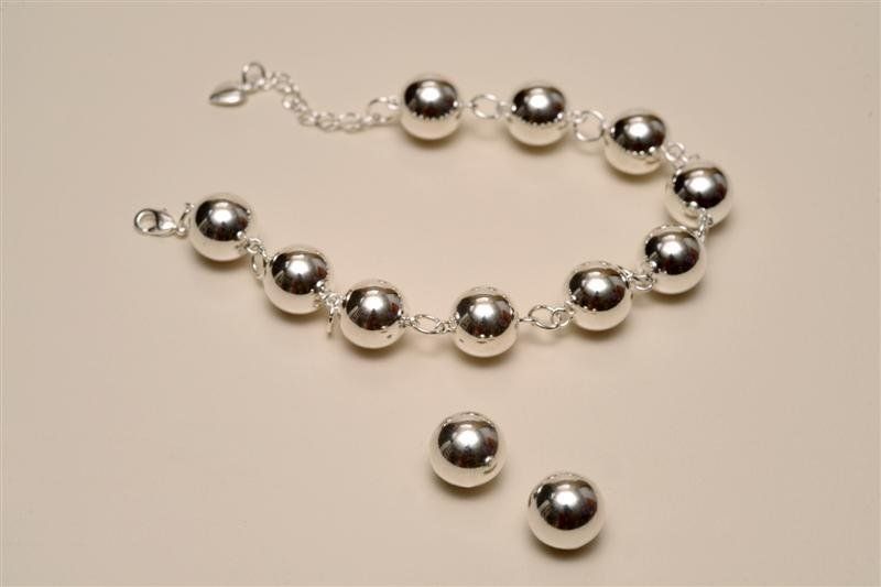 Pulseira e Brincos de Bola Folheadas a Prata - Daruma Bijuterias