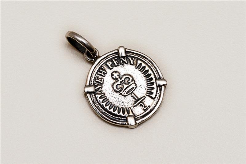 Pingente Moeda em Prata - Daruma Bijuterias