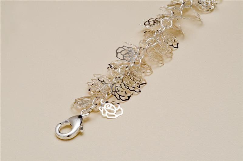 Pulseira de Flores Folheada a Prata - Daruma Bijuterias