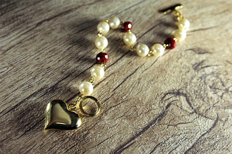 Pulseira Folheada a Ouro com Pingente - Daruma Bijuterias