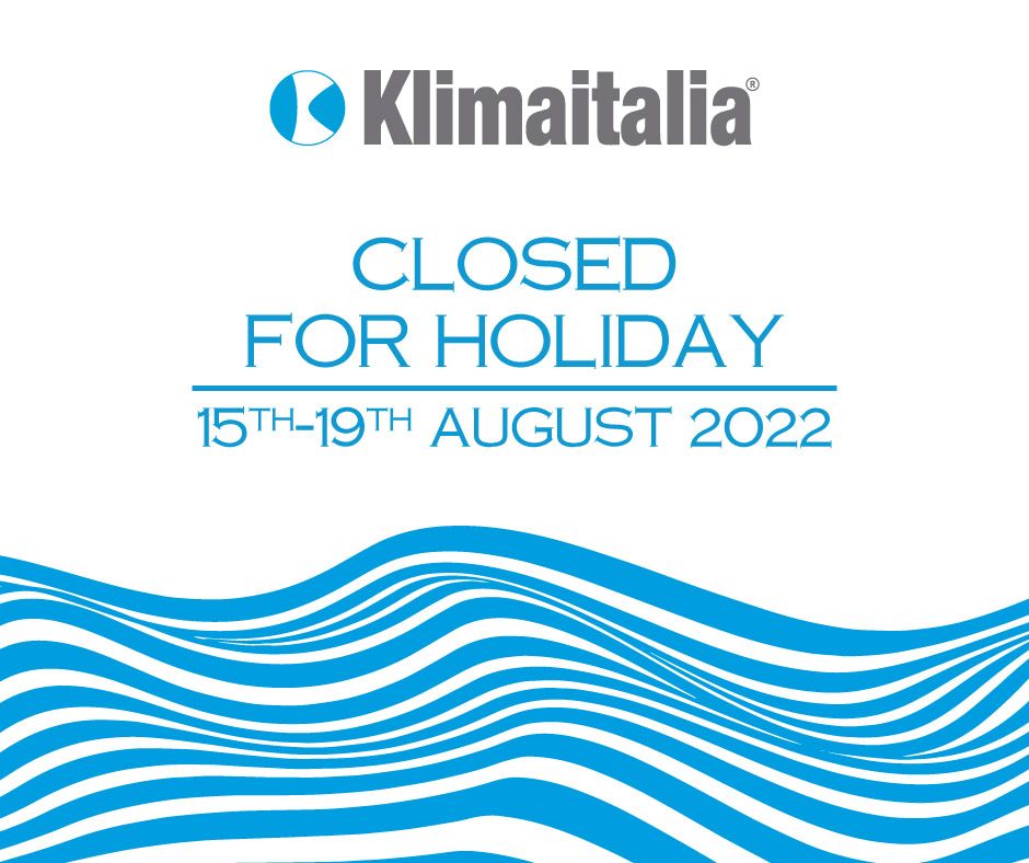 L'attività di Klimaitaila rimarrà chiusa per ferie dal 15 al 19 agosto 2022. Testo su disegno ondulato blu.