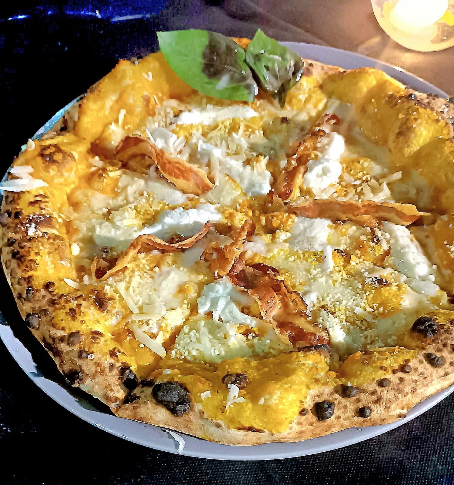 pizza con mozzarella di bufala